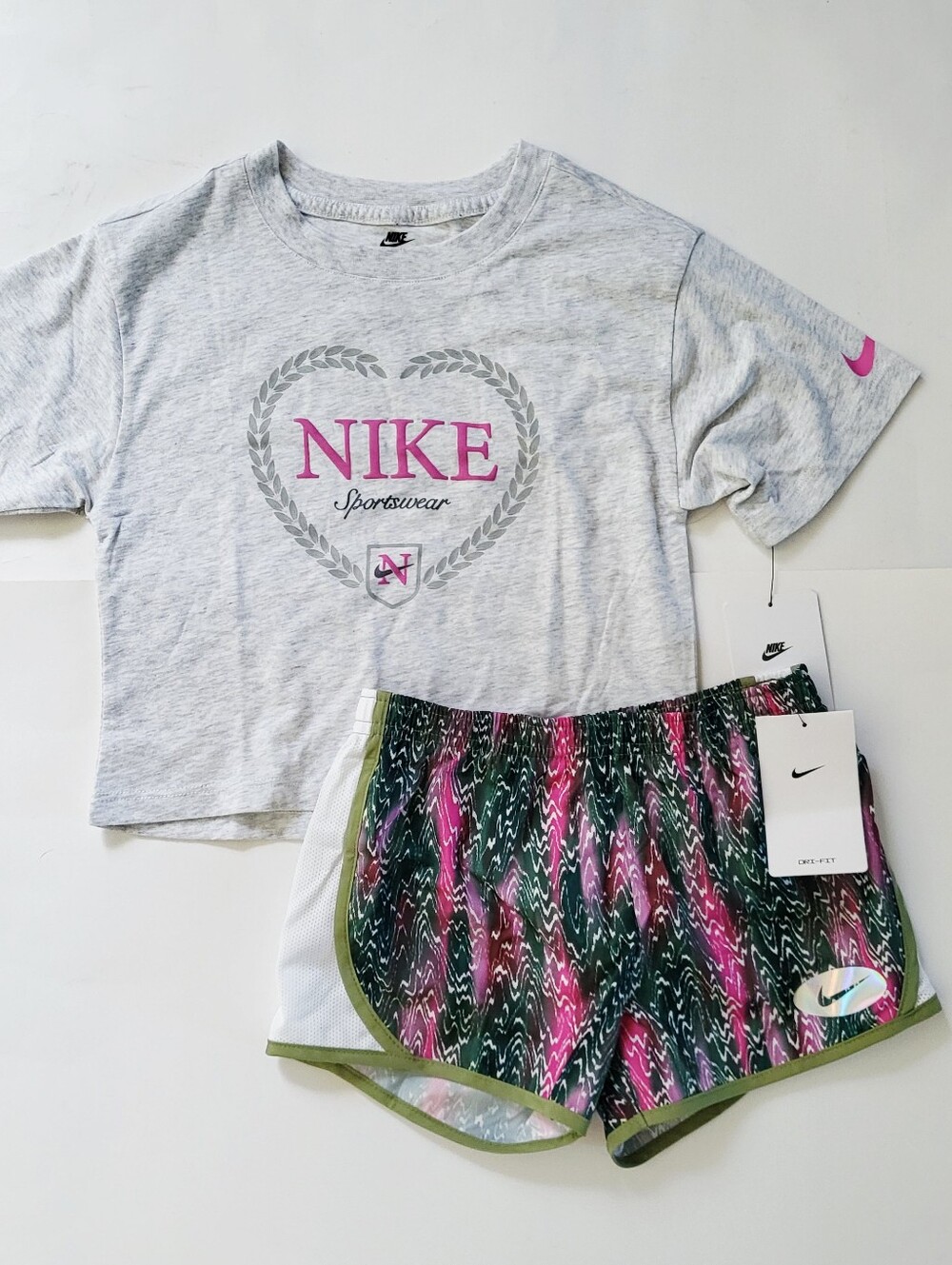 Nike girls 2-piece shorts set athletic outfit T-shirt Shorts size 6X Black